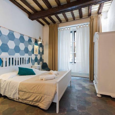 F4 - Santa Croce One Bedroom Flat 2 To 4 Guests فلورنس المظهر الخارجي الصورة