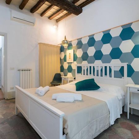 F4 - Santa Croce One Bedroom Flat 2 To 4 Guests فلورنس المظهر الخارجي الصورة