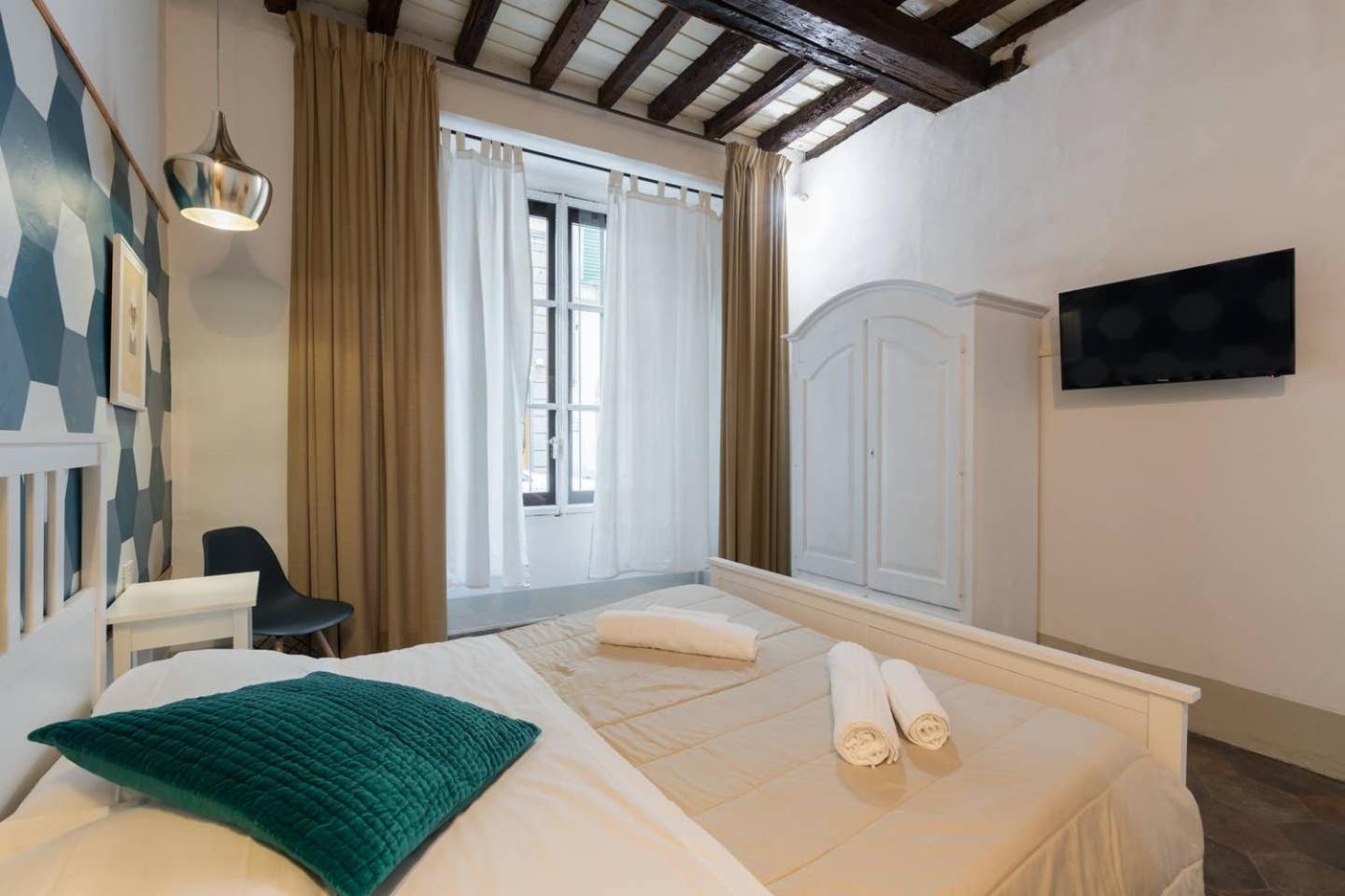 F4 - Santa Croce One Bedroom Flat 2 To 4 Guests فلورنس المظهر الخارجي الصورة