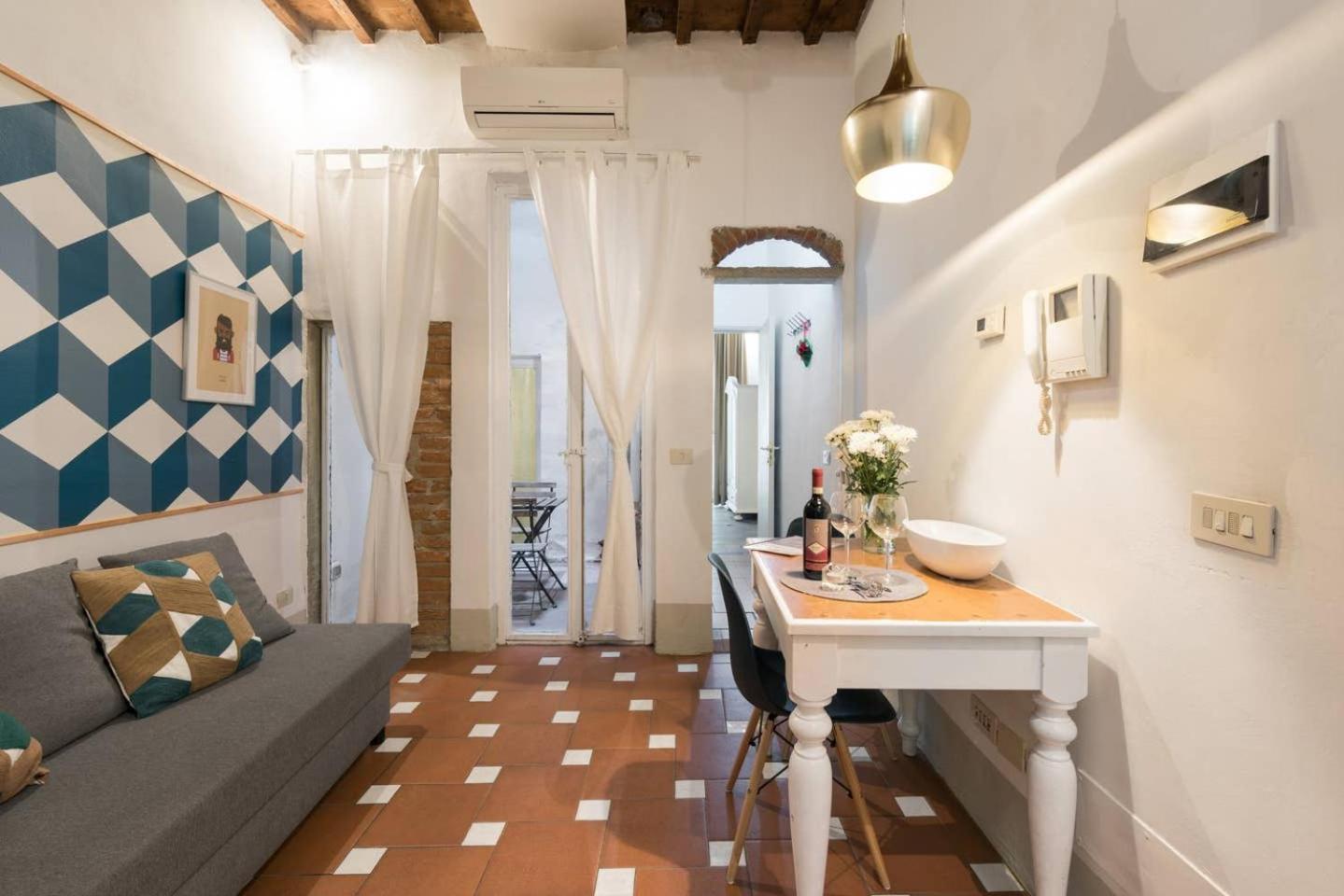 F4 - Santa Croce One Bedroom Flat 2 To 4 Guests فلورنس المظهر الخارجي الصورة